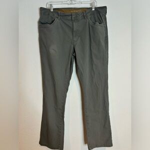 G.H. Bass & Co. Gray Chinos Size 36
